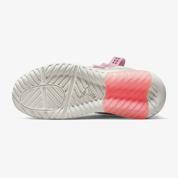 Jordans Ma2 Size 10 men's 11.5 wmns - Picture 2 of 7